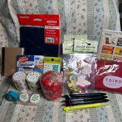 Yu-Packet Plus 20-piece stationery set that just fits in a box
